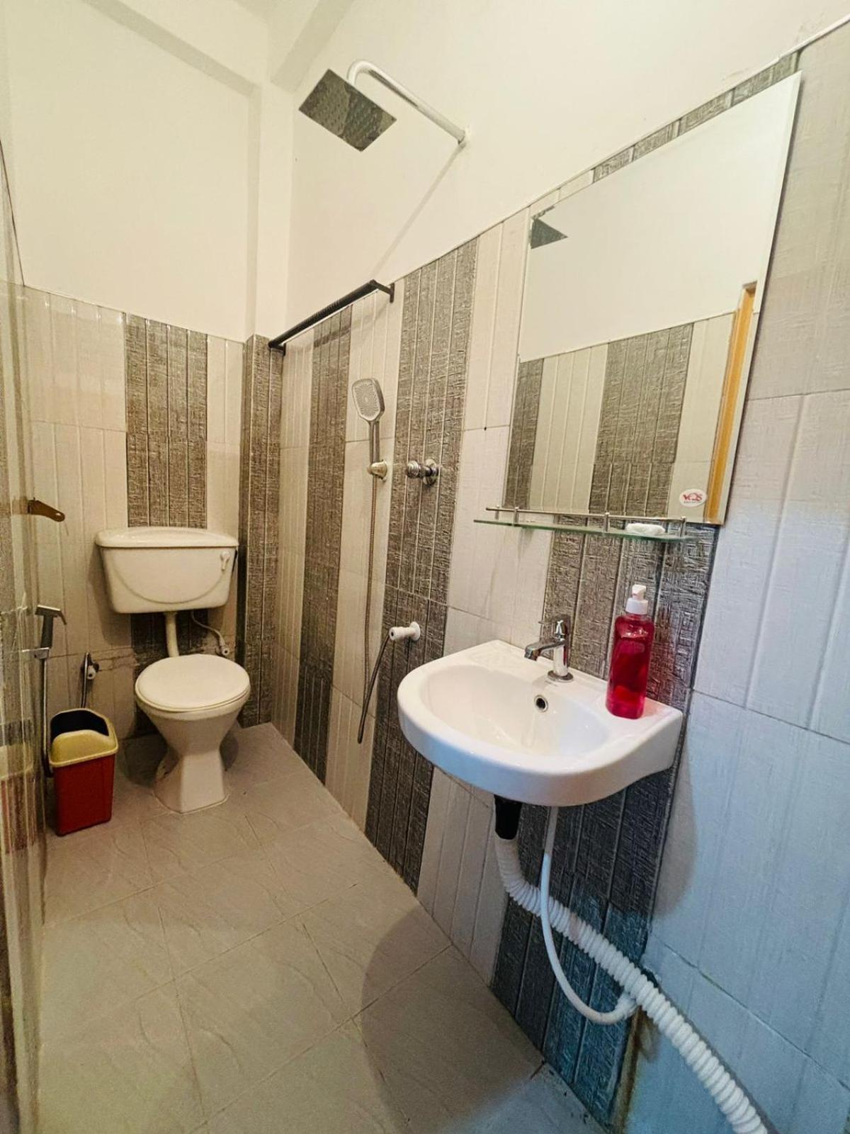 Jaya Villa - Near Airport Негомбо Экстерьер фото