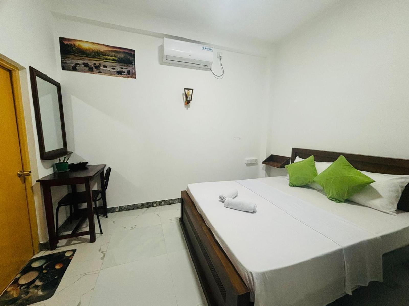 Jaya Villa - Near Airport Негомбо Экстерьер фото